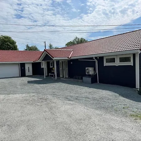 Stor Enebolig Naer Badestrand Villa