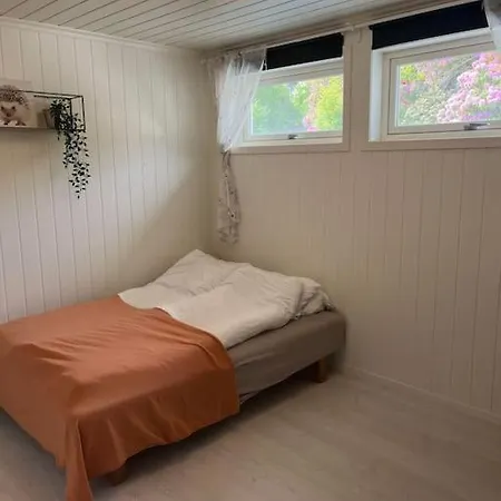 Stor Enebolig Naer Badestrand *